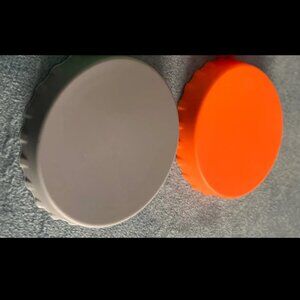 New! Silicone Soda Can Lids 2 Pack No Spill Soda Beverage Can Lid Coke Cover NIB